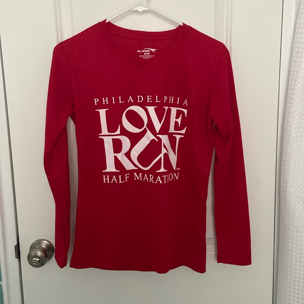 Philadelphia Half Marathon Philly Love Run red long sleeved tech shirt size M
